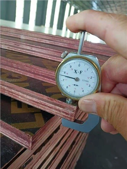 18mm Film cu care se confruntă placaj-China Producator