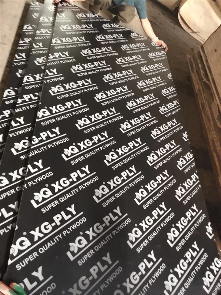 Placaj acoperit cu film de 18 mm de două ori pentru construcții